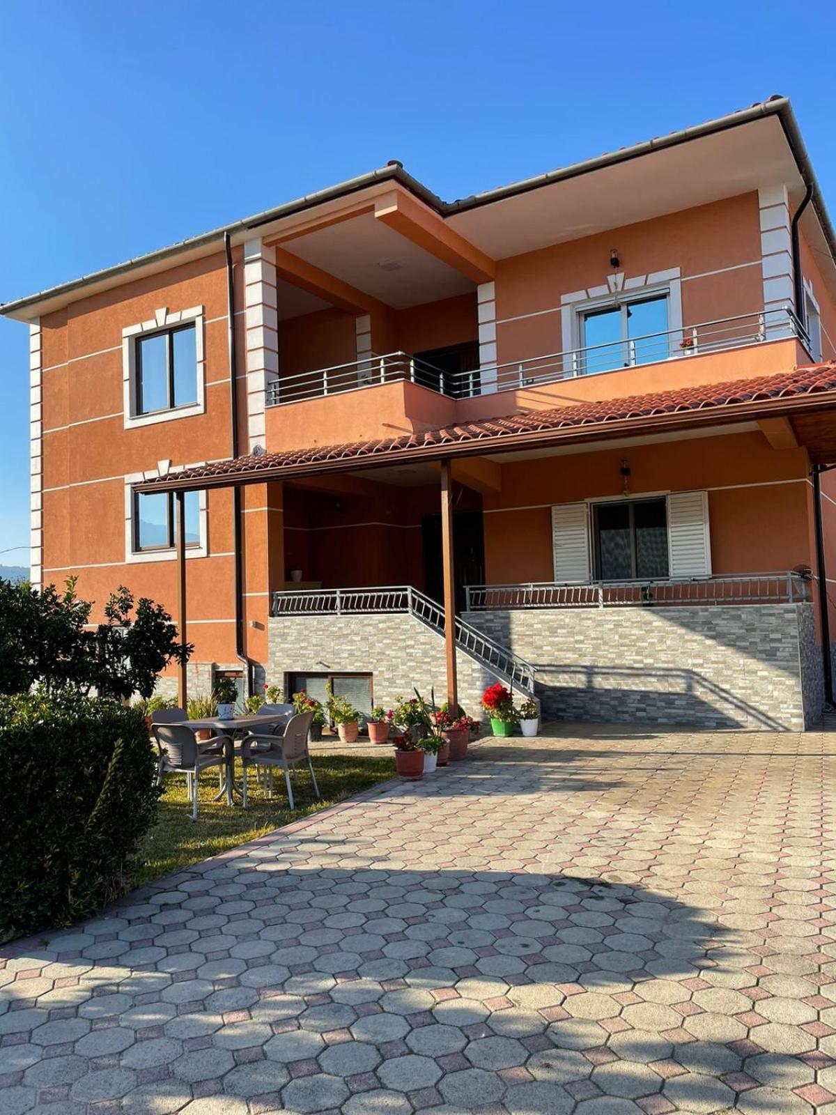 Harmony Villa Berat Esterno foto