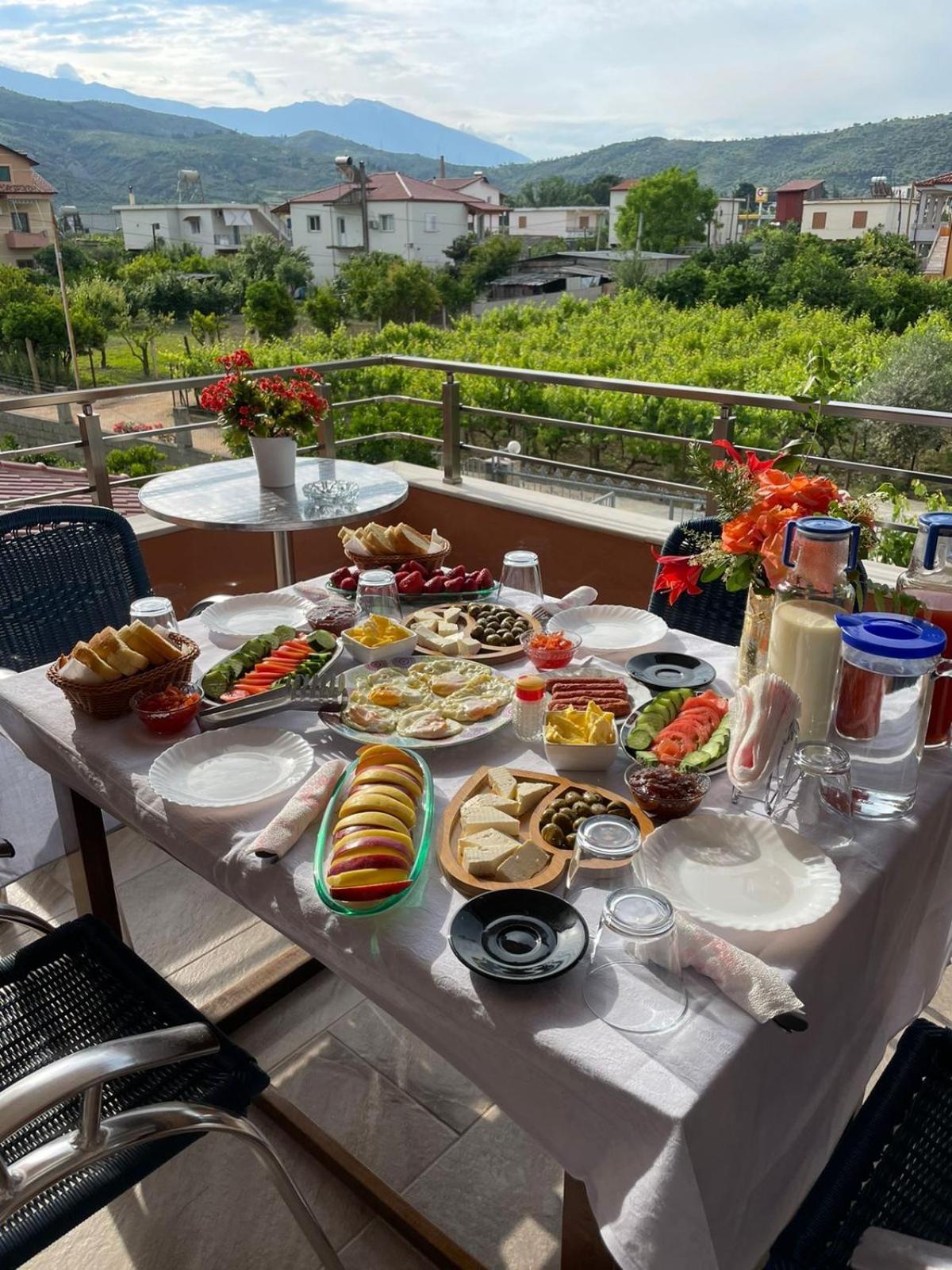 Harmony Villa Berat Esterno foto
